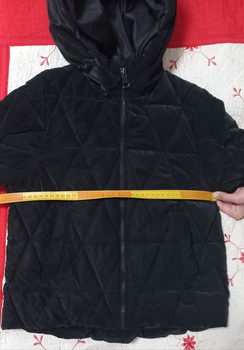 Куртка Zara 128 для дівчинки
