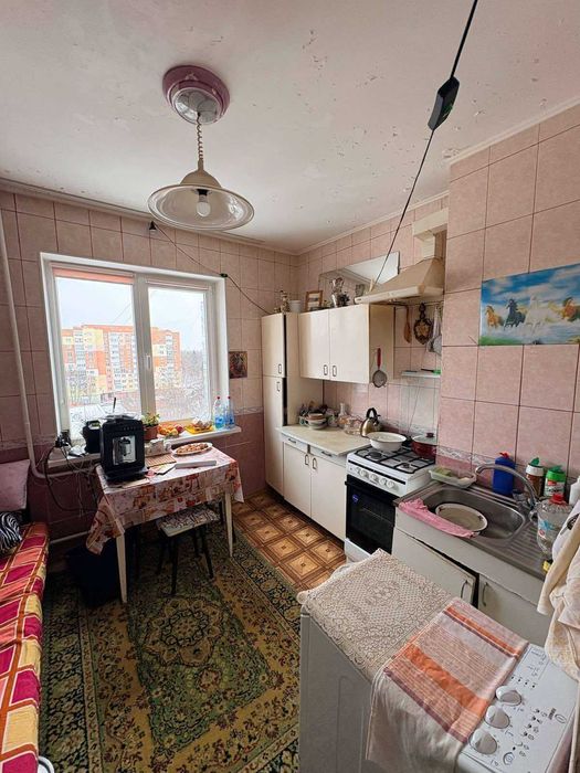 Сади 1к квартира в чудовому стані!