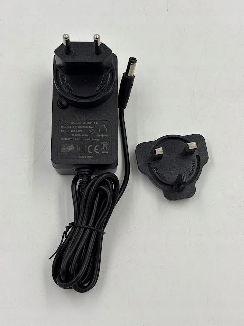 outlet oryginalny zasilacz napięcie 12 v 2 a moc 24 w ac