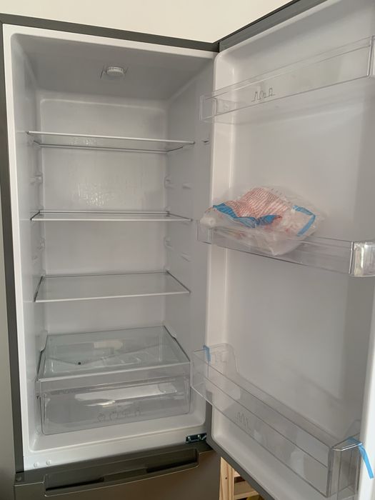 Frigorífico KUNFT 262L – Como novo (Agosto 2025) novo 330 € !!!