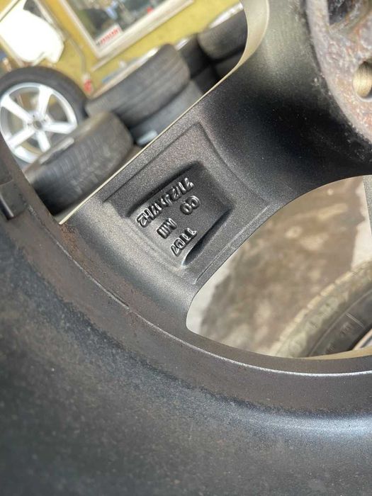 Диск R17 7.5J 5*112.0 ET35 DIA70.1 - Литий,Вживаний KBA49291 Audi