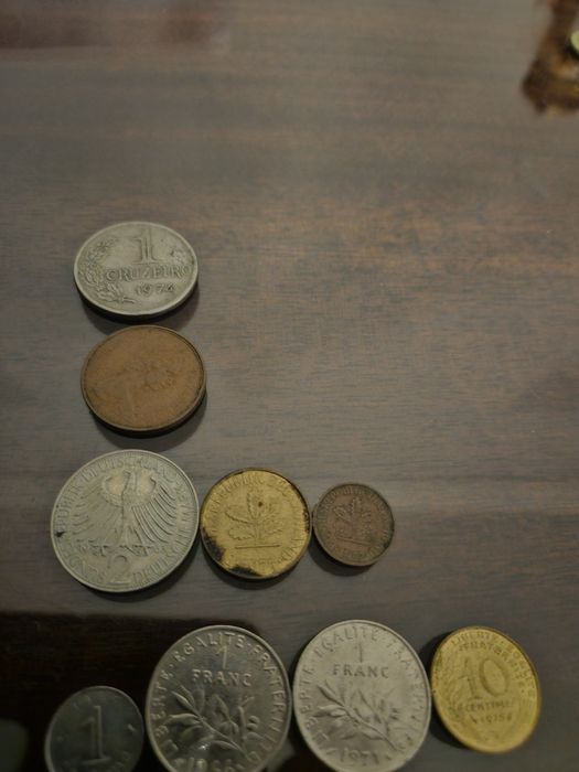 Moedas antigas de vários países (16 moedas)