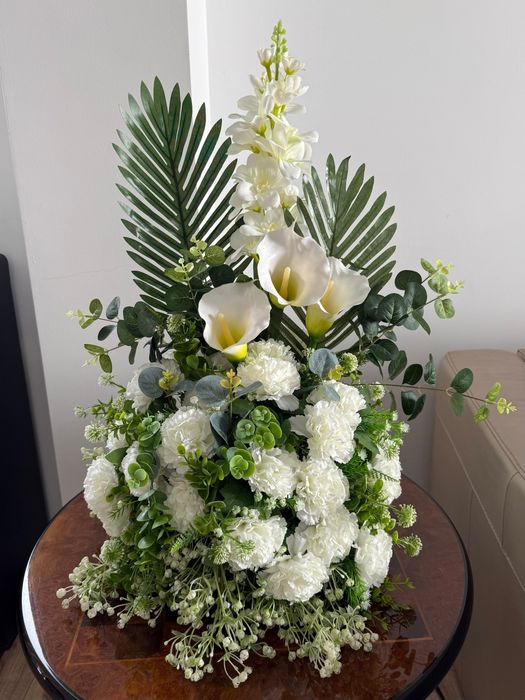 Arranjo de flores artificiais decorativas