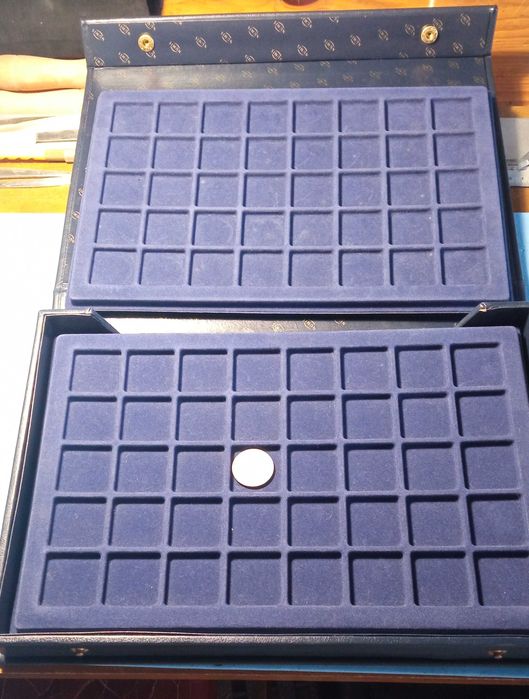 Caixa álbum numismático com moedas