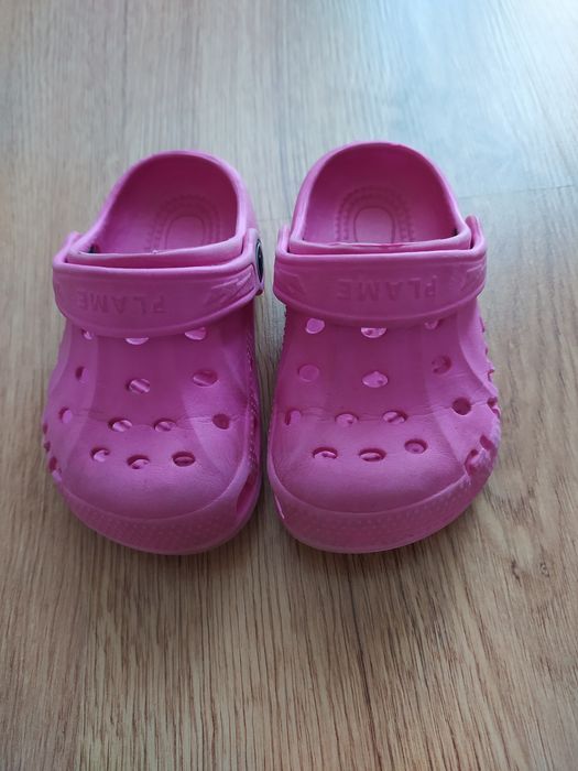 Klapki różowe dla dziewczynki r. 23