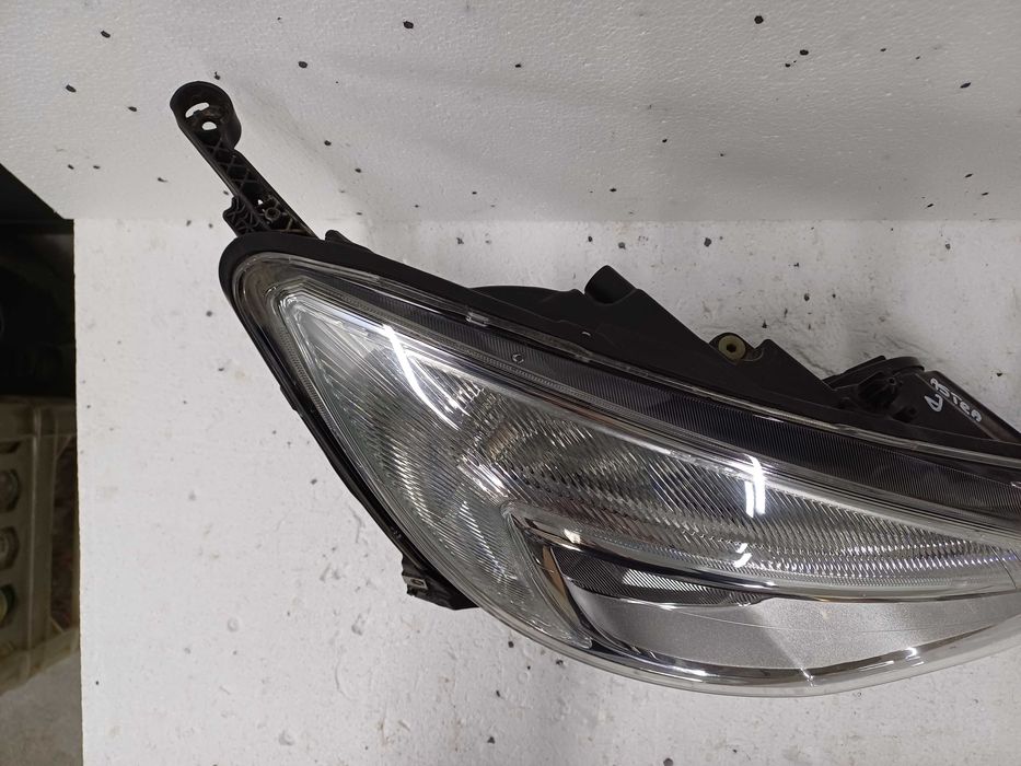 lampa prawa opel astra j 4 IV model 1325.3647 rok 09-12