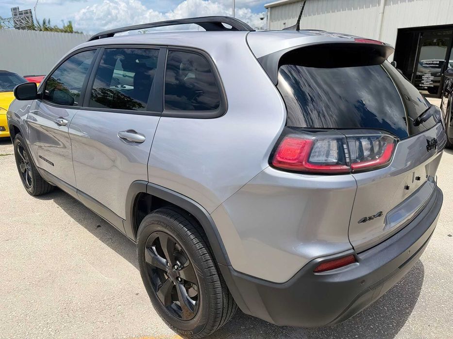 Jeep Cherokee Latitude Plus 4x4      2021