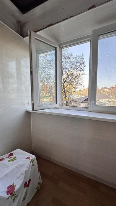 метро Лукʼянівська Тркімнатна Печенізька 1/7