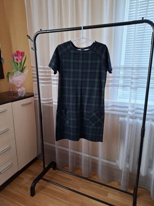 Сукня в клітинку