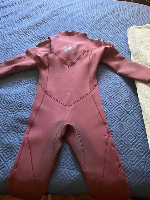 fato surf pouco usado - pouco usado