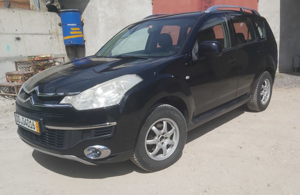 Mitsubishi Outlander  - Citroën  C-Crosser для ЗСУ