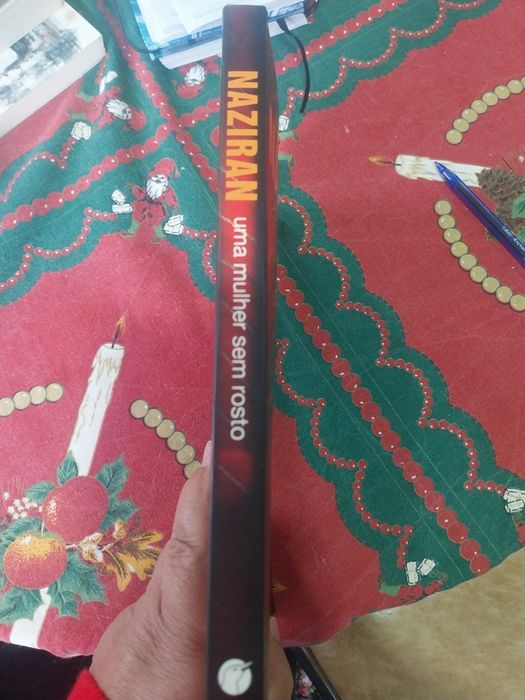 Naziran. Uma mulher sem rosto. Portes incluídos