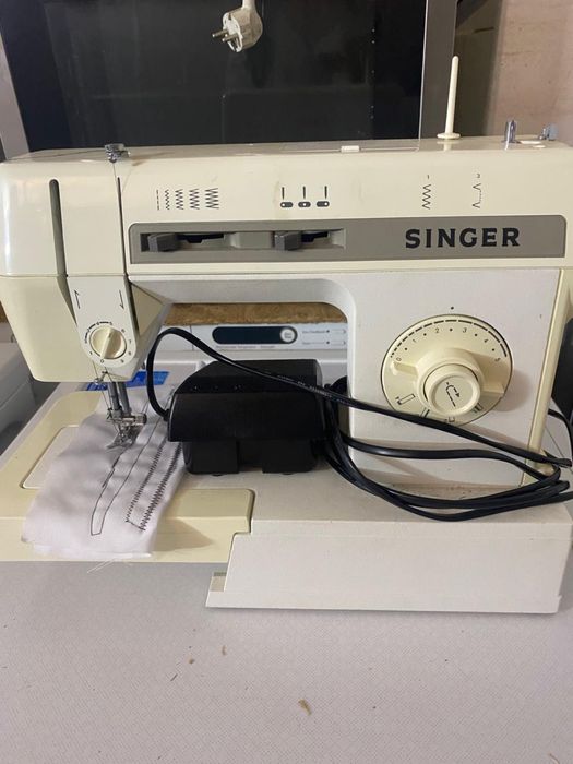 Швейна  машина Zinger