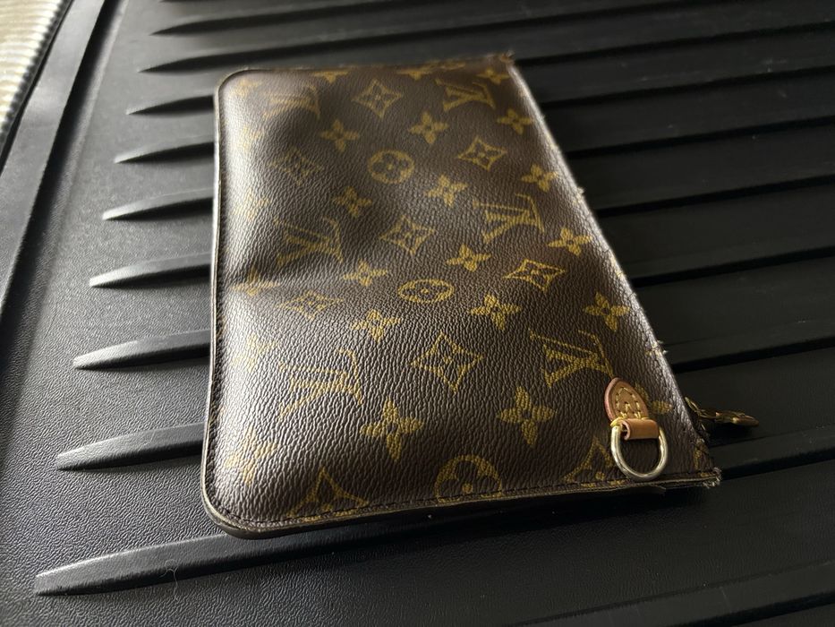Продам сумка клатч  Louis Vuitton original