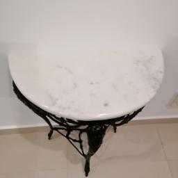 Credencia com espelho lacado a preto com pedra mármore branca