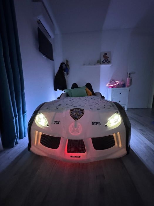 Cama de criança (carro) iluminação led's