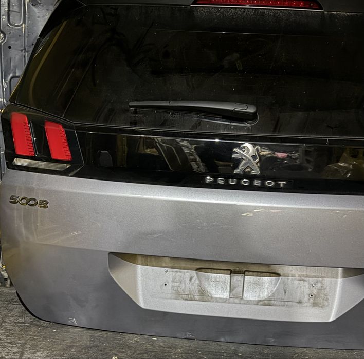 Peugeot 5008 Parachoques/mala/Farolins