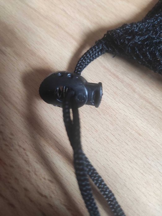 Siatka ze ściągaczem do przechowywania drobnych rzeczy