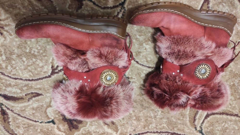 Сапожки із хутра песця.