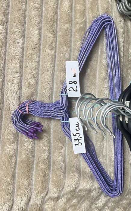 Вішаки тремпеля плечики