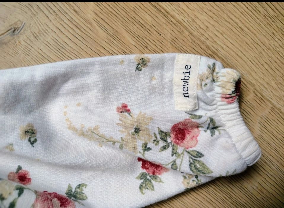 Piękna sukienka Newbie w idealnym stanie 68