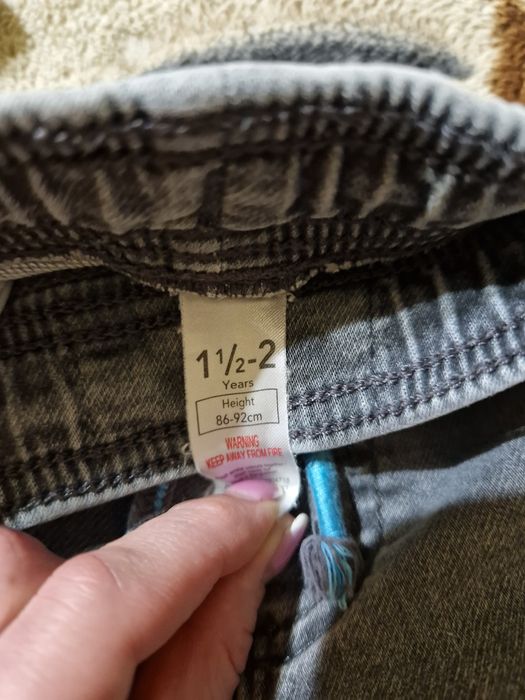 Жилетка (безрукавка) и джогеры  на мальчика