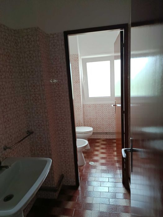 Arrenda-se apartamento