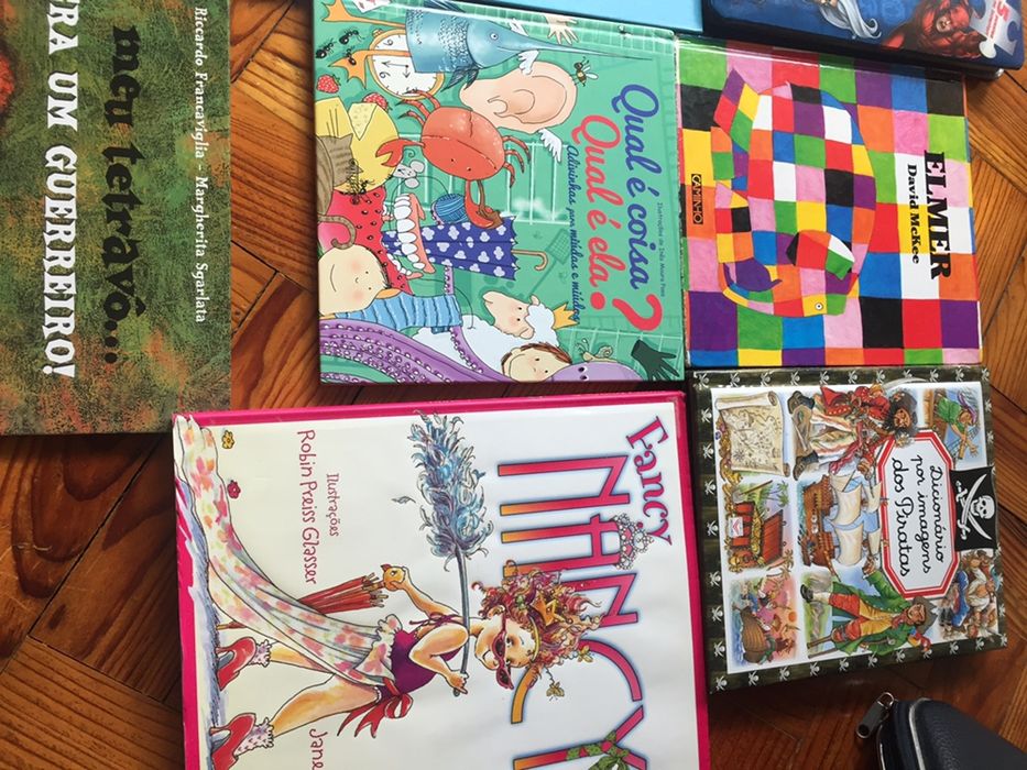 Livros infantis como novos