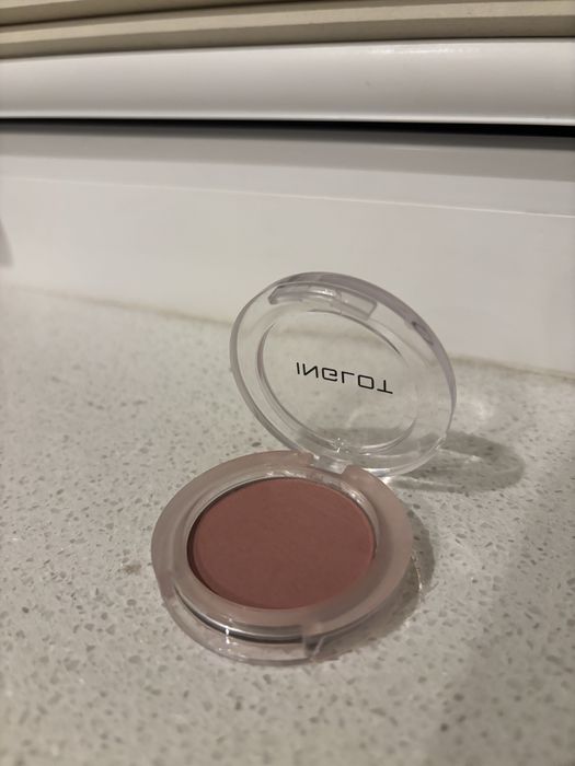 Róż Inglot Radiant Skin, kolor 28