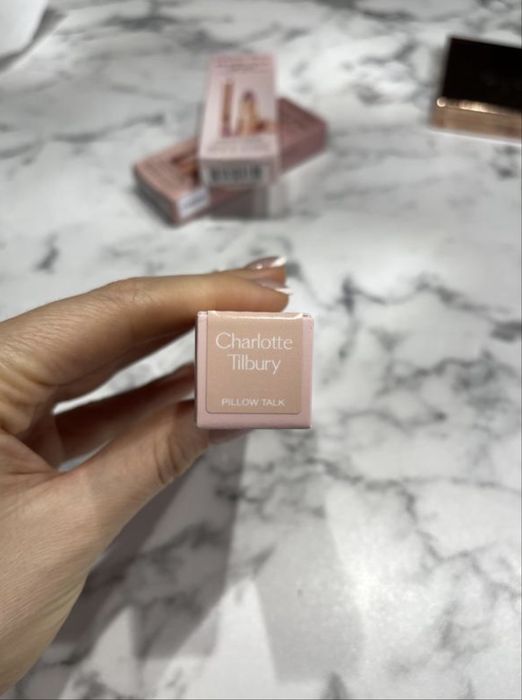 Хайлайтер charlotte tilbury glow glide pillow talk