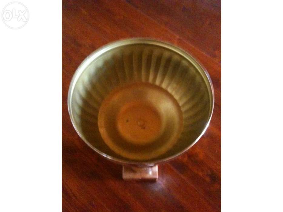 Taça nova com base em mármore