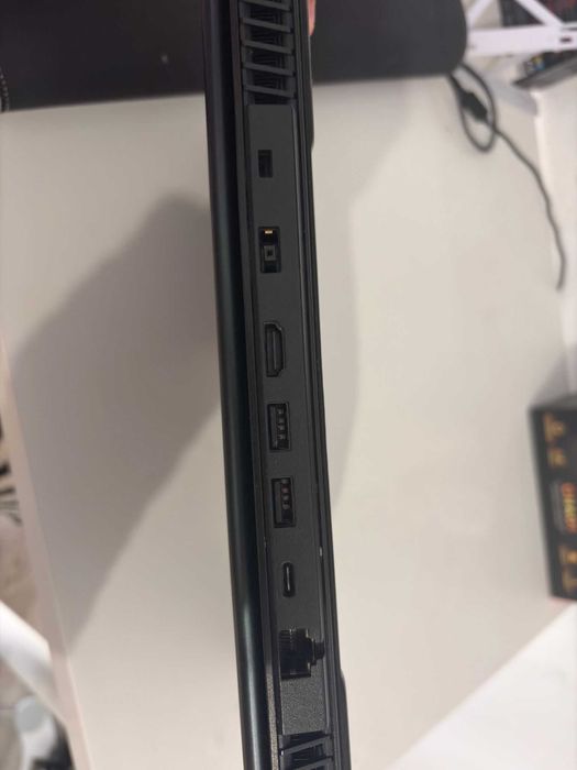 Portátil Gaming - Legion 5 (i7 10ªGEN + 1650 Ti)