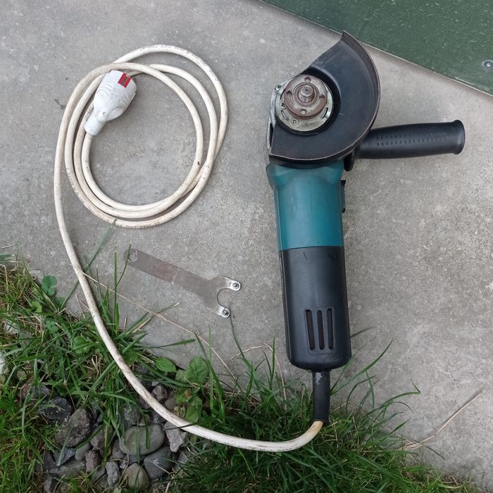 Продам малу болгарку 1200W