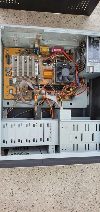 Retro komputerek pod OC Celeron ECS P6VXA 256ram ATI Radeon R9250 128mb!