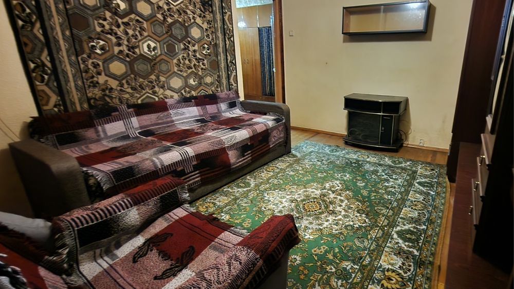 Продам 2к  квартиру від власника в Дніпровському районі, проспект Воскресенський, 50.