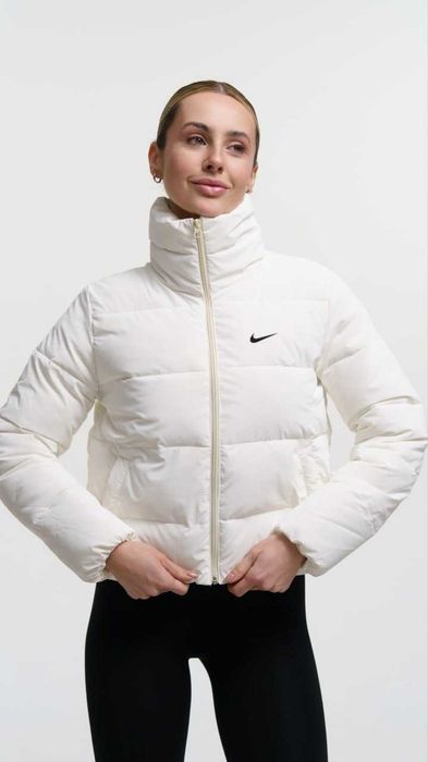 Куртка жiноча легка Nike / Куртка женская легкая
