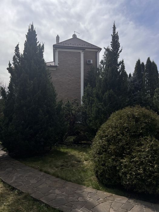 Продається будинок, район ресторану "Фаберже"