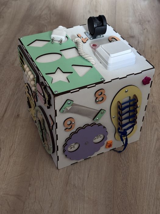 Розвиваючий бізікуб для дітей Busy Cube
