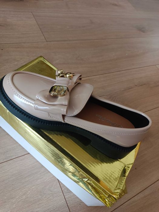 Buty damskie 37 mokasyny lakierkowe