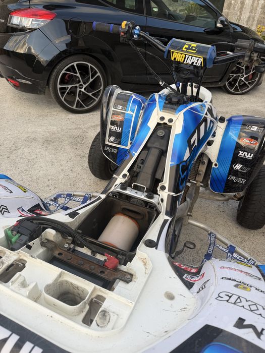 Suzuki LTZ 400.