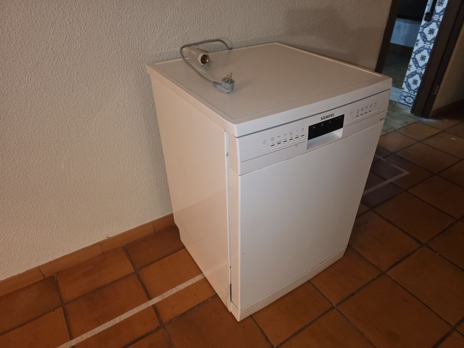Máquina Lavar Loiça Siemens SN236WO2KE