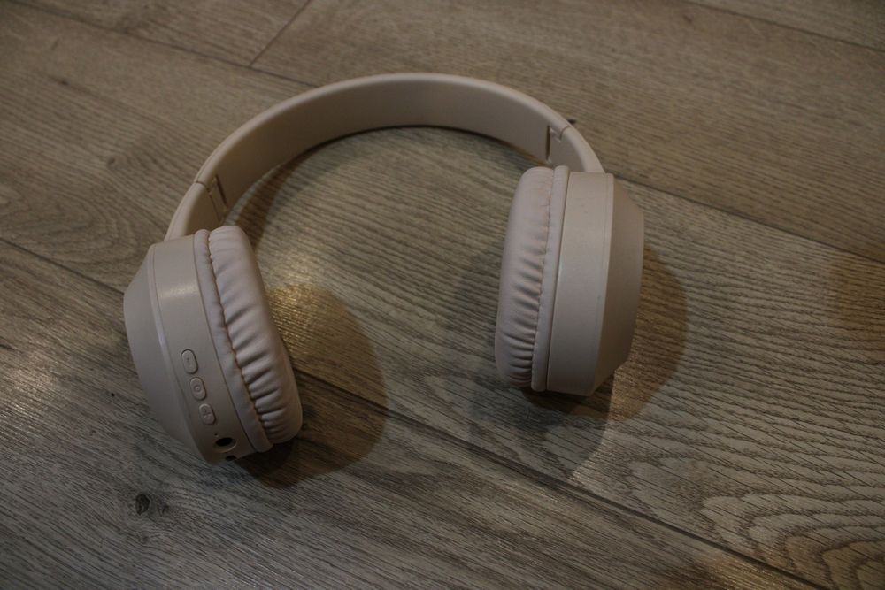 Bluetooth навушники – бежеві