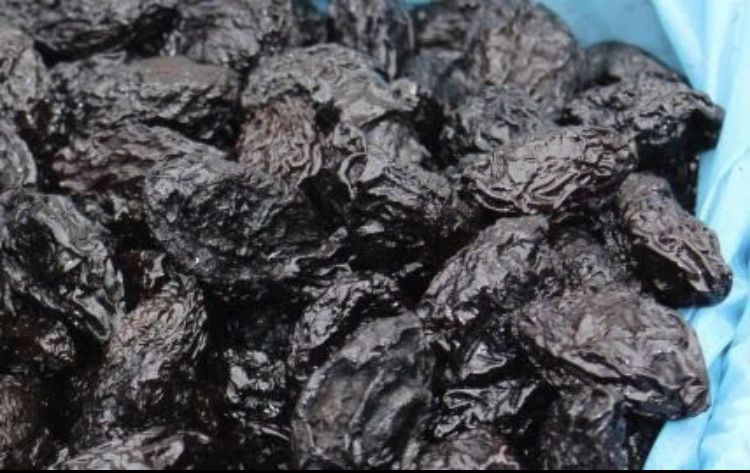 Чорнослив, слива копчена, вялена, слива сушена