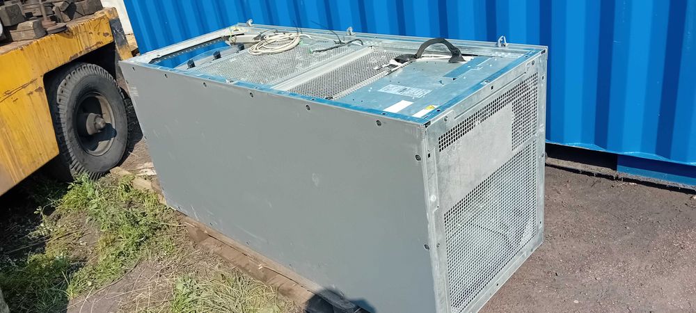 700 kg elektroniki UPS System ś Szafa Sterująca magazyn energii