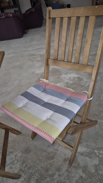 Conjunto mesa e cadeiras jardim/varanda