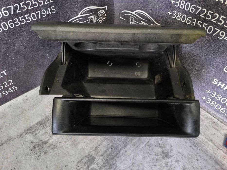 Бардачок речовий ящик з відсіком Opel Vectra A90269757  1988-1995