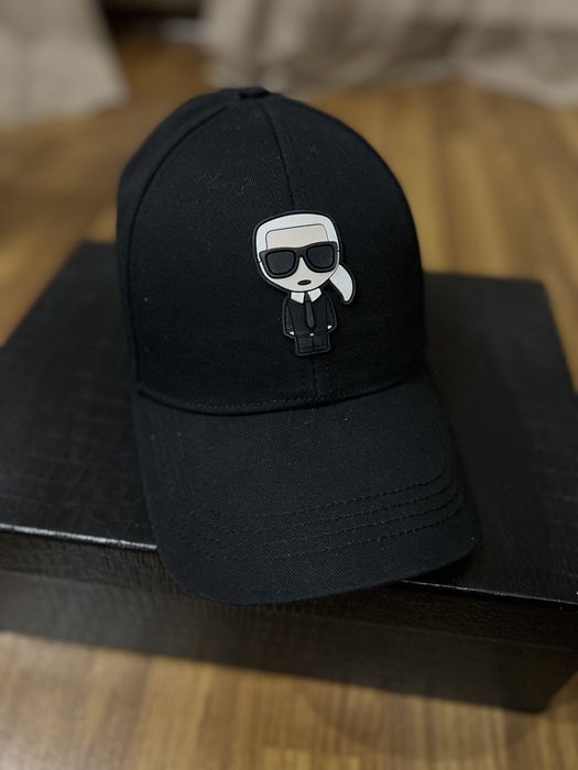 Продам кепку karl lagerfeld