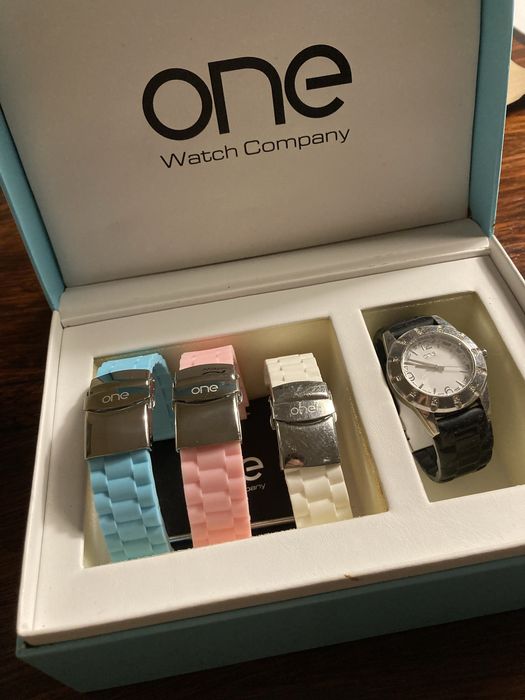 Relógio One com bracelets e caixa