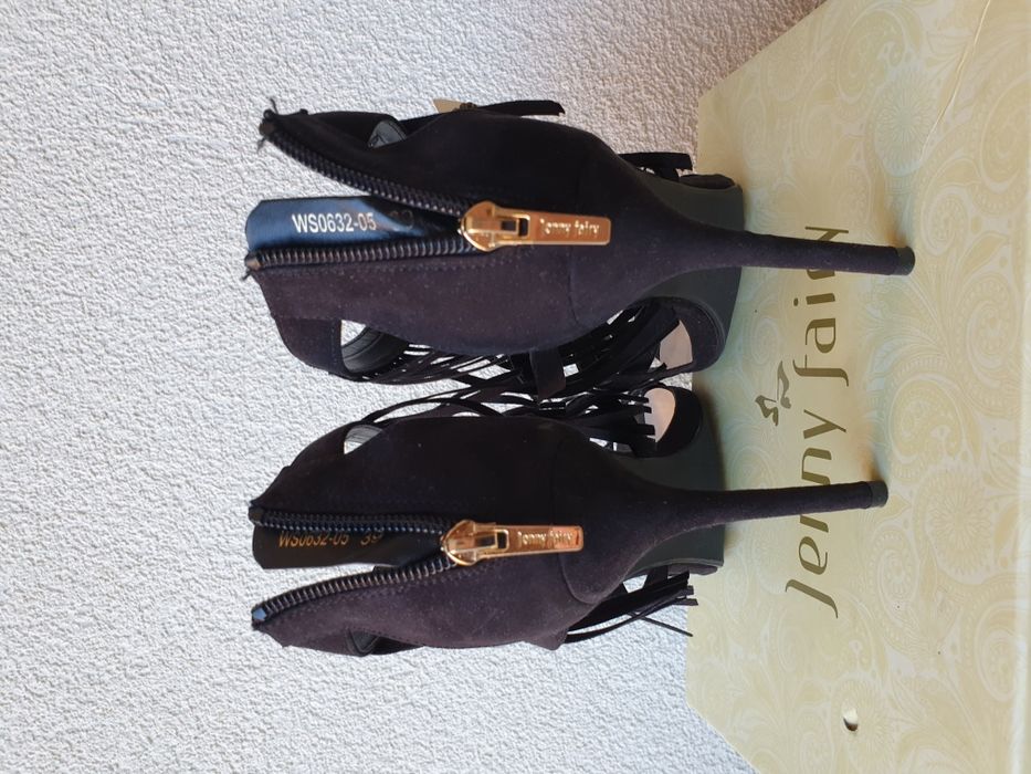 Nowe sandałki szpilki frędzle 39