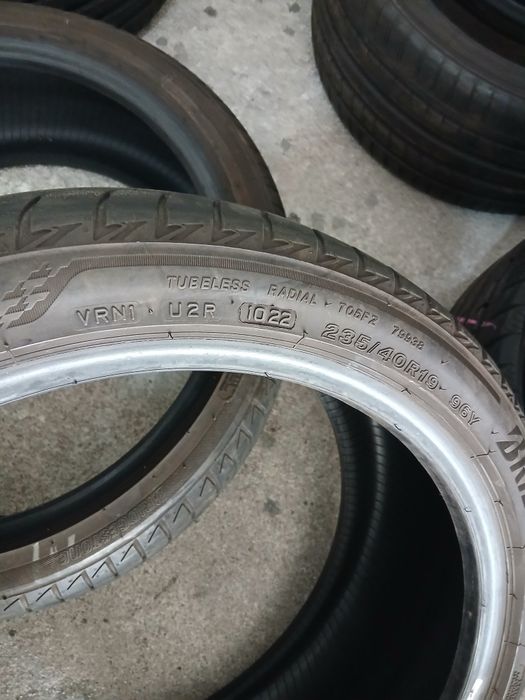2 Pneus 235/40R19 Bridgestone